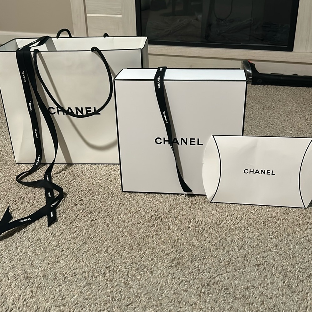 Chanel Box, Bag, Card/Assesories Holder & long & short Chanel Ribbon Set